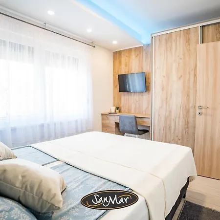 San-mar Apartment *